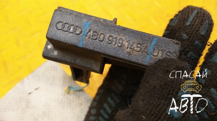 Audi A4 (B7) Блок электронный - OEM 4B0919145A